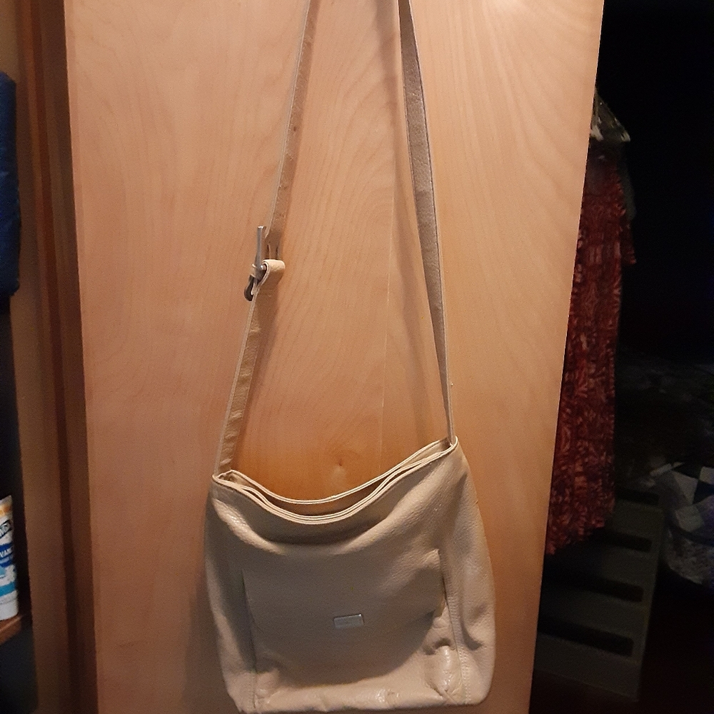 Purses - Picture 2 of 11